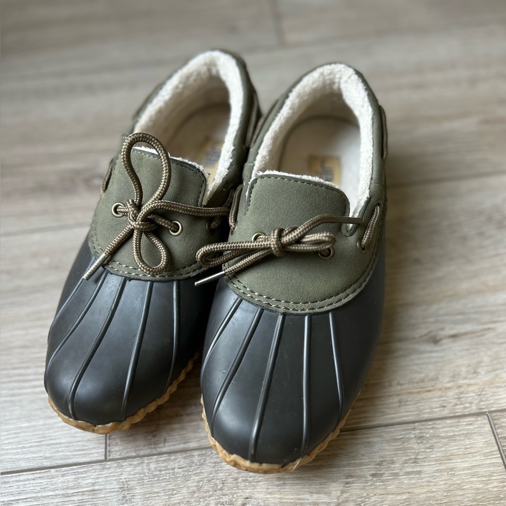 Women’s Olive Green Duck-Style Winter Shoes